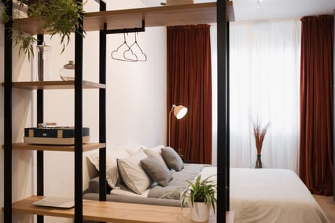 Bed, Photo of the whole room