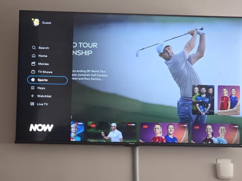 Premier inn mattresses SKY SPORTS & Netflix- sleeps 6 House in Oldham District