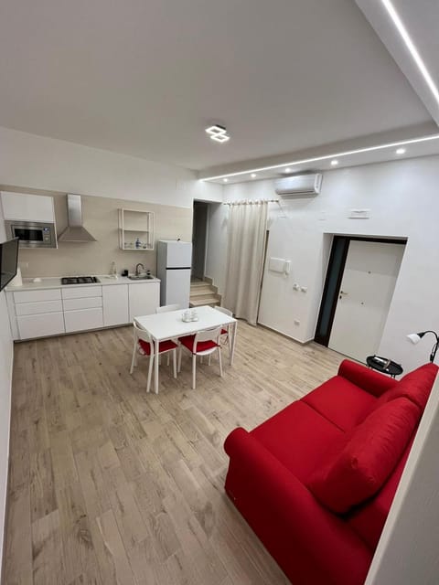 Kitchen or kitchenette, Seating area, Dining area