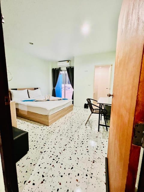 Photo of the whole room, Bedroom, Internal: Not applicable to any particular room