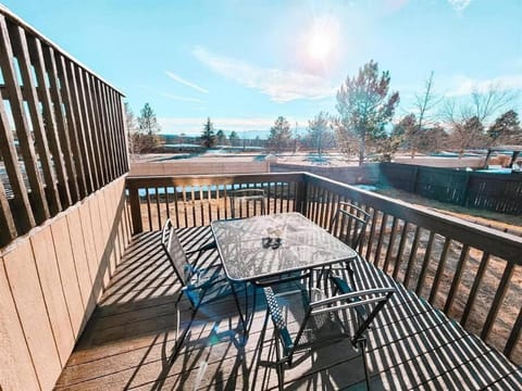 Pet Friendly/3 King Beds/Sleeps 14/Game room Near Villa in Black Forest