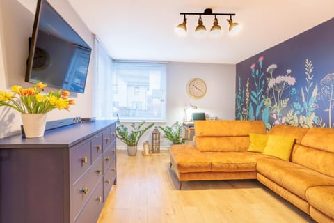 Luxurious House With Garden Apartment in Perth