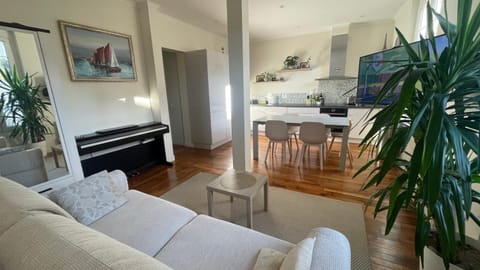 Family Parisian loft , Center 25 min, 3 Bedrooms Apartment in Île-de-France