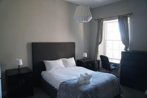 Prime Edinburgh City Centre - 4 Bed Penthouse Apartment in Edinburgh