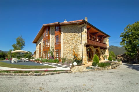 Facade/entrance, Garden, Balcony/Terrace