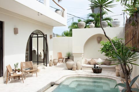Patio, Pool view, Swimming pool, sunbed