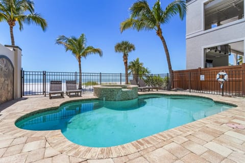 Swimming pool, sunbed