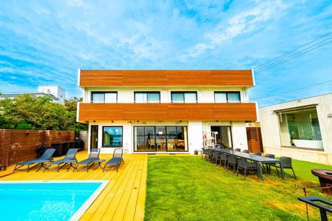 Property building, Swimming pool