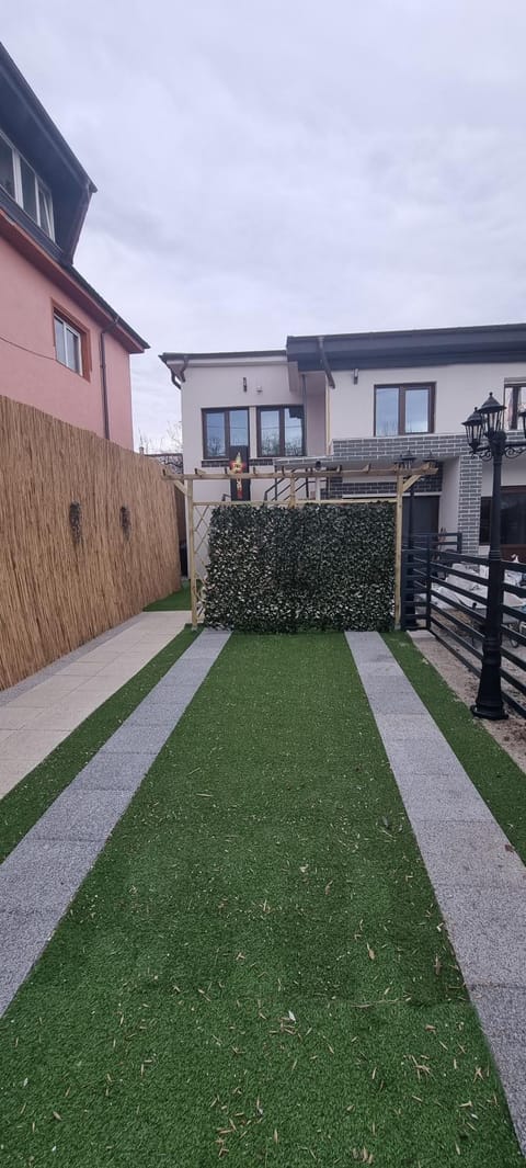 DNT HOUSE 2 Bed and Breakfast in Craiova