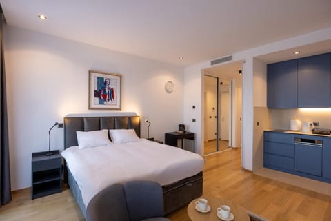 Bed, Photo of the whole room