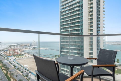 City view, Sea view