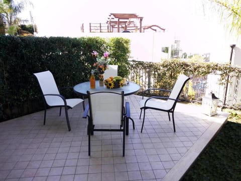 Garden, Balcony/Terrace