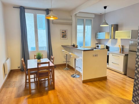 Dining area, kitchen