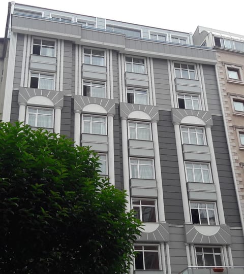 Property building, Communal lounge/ TV room, Bird's eye view, Garden, On-site shops, Balcony/Terrace, Lobby or reception, Banquet/Function facilities, City view, Landmark view, Mountain view, Sea view, Street view, Family