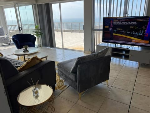 Communal lounge/ TV room, Evening entertainment