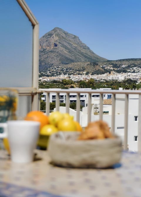 View (from property/room), Balcony/Terrace, Mountain view