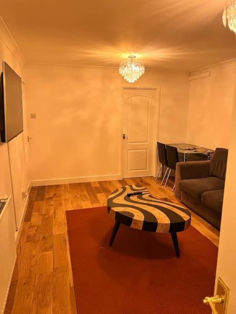 2 bed Solihull near NEC Airport, JLR, Resort Wrld Apartment in Solihull