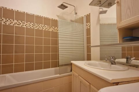 Appartement cosy proche de toutes commodités Apartment in Clermont-Ferrand