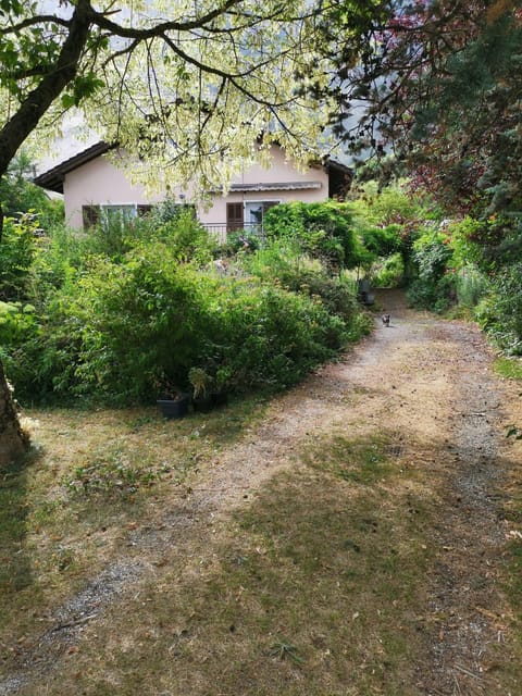 Property building, Day, Natural landscape, Garden, Garden view