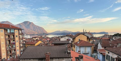 Nearby landmark, Day, City view, Lake view, Mountain view