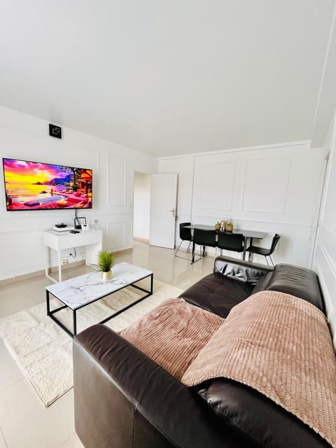 LOCATION COURTE DUREE A BOISSY SAINT LEGER Apartment in Île-de-France