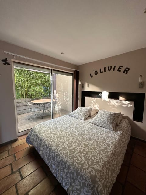 Bed, Balcony/Terrace, Bedroom