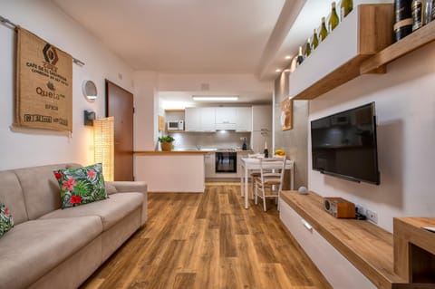 TV and multimedia, Kitchen or kitchenette, Living room, Seating area, Dining area, minibar, pet friendly, stove