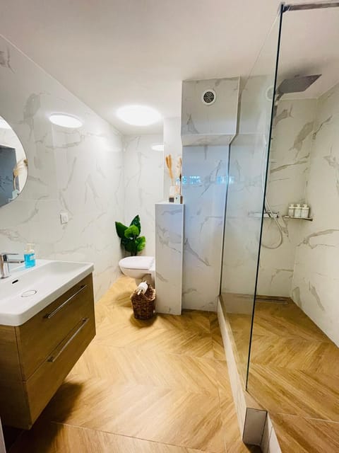 Shower, Bathroom, heating, towels, wardrobe