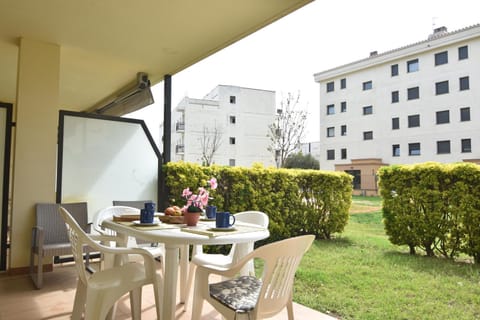 Property building, Spring, Day, Garden, Garden view