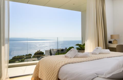 Bed, Bedroom, Sea view