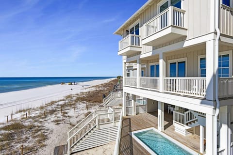 Property building, Patio, Natural landscape, View (from property/room), Balcony/Terrace, Beach, Pool view, Sea view, Swimming pool, sunbed
