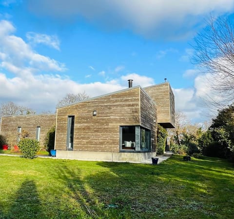 Property building, Natural landscape, Garden