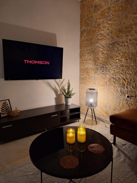 TV and multimedia, Seating area, Evening entertainment