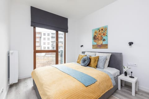Bed, Photo of the whole room, Bedroom, internet
