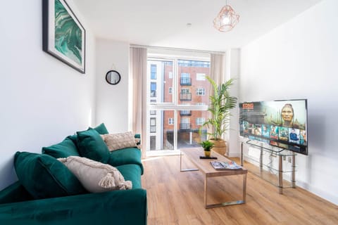 Communal lounge/ TV room, TV and multimedia, Living room, Seating area