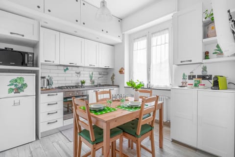 Kitchen or kitchenette, Other, Dining area