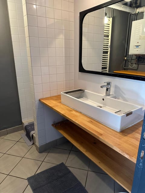 Maison 6 ch avec jacuzzi, PROMO AUTOMNE 2025 House in Bourgoin-Jallieu