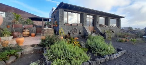 Garden, Balcony/Terrace