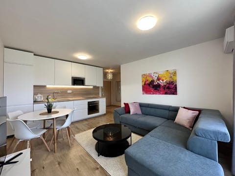 Living room, Seating area, kitchen
