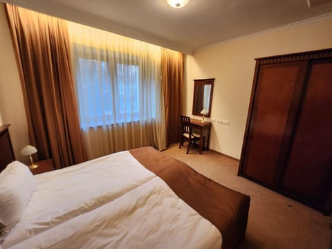 Bed, Bedroom, wardrobe