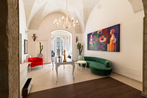 Lobby or reception, Decorative detail