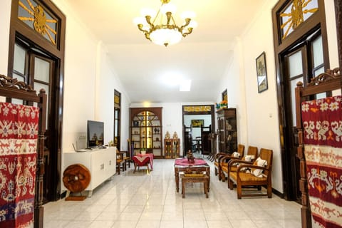 Communal lounge/ TV room, Day, TV and multimedia, Living room