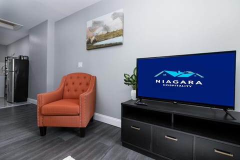 Cozy Micro apartment, Minutes from Falls Apartment in Niagara Falls