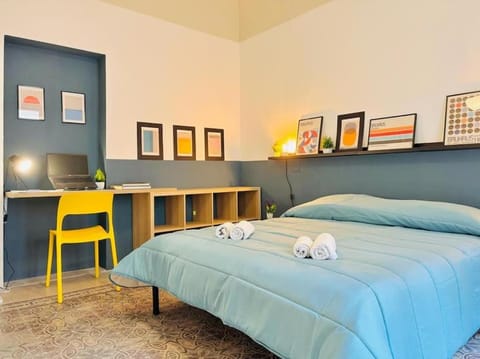 Seating area, Bedroom