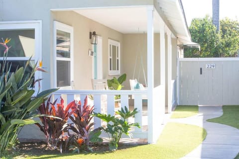 Live the Beach Life in a Quaint Shell Cottage House in Del Mar