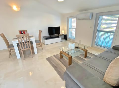 TV and multimedia, Dining area, kitchen