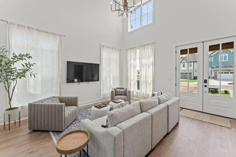 Basecamp Retreat TimsFordLake House in Tennessee