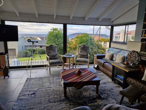 Natural landscape, View (from property/room), Balcony/Terrace, Lounge or bar, Seating area, Landmark view, Mountain view, Sea view, Sea view