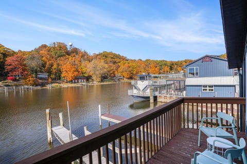 Riverside Suites - Unit B Apartment in Saugatuck