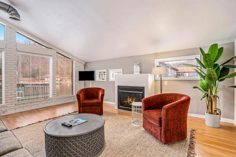 Riverside Suites - Unit B Apartment in Saugatuck